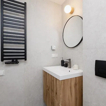 Cozy - Augustiańska 1 *